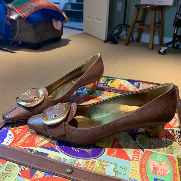 Prada Heels - Picture 2 of 10